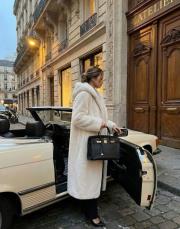 kapişonlu yırtmaç detay  uzun kürk ekru 3